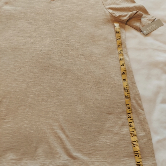 Chico's Cotton Slub Tee Top SS Basic Knit Side Slit V Neck Style Size 8 Sand NWT - Picture 6 of 9
